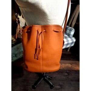 COACH VINTAGE  DRAWSTRING BONE LEATHER SLIM BUCKET BAG  NEW‎
